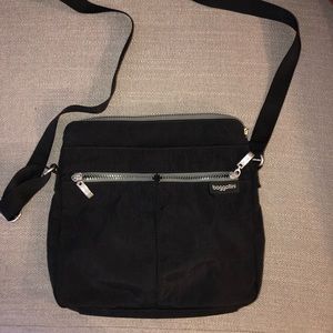 Women’s Baggallini Crossbody